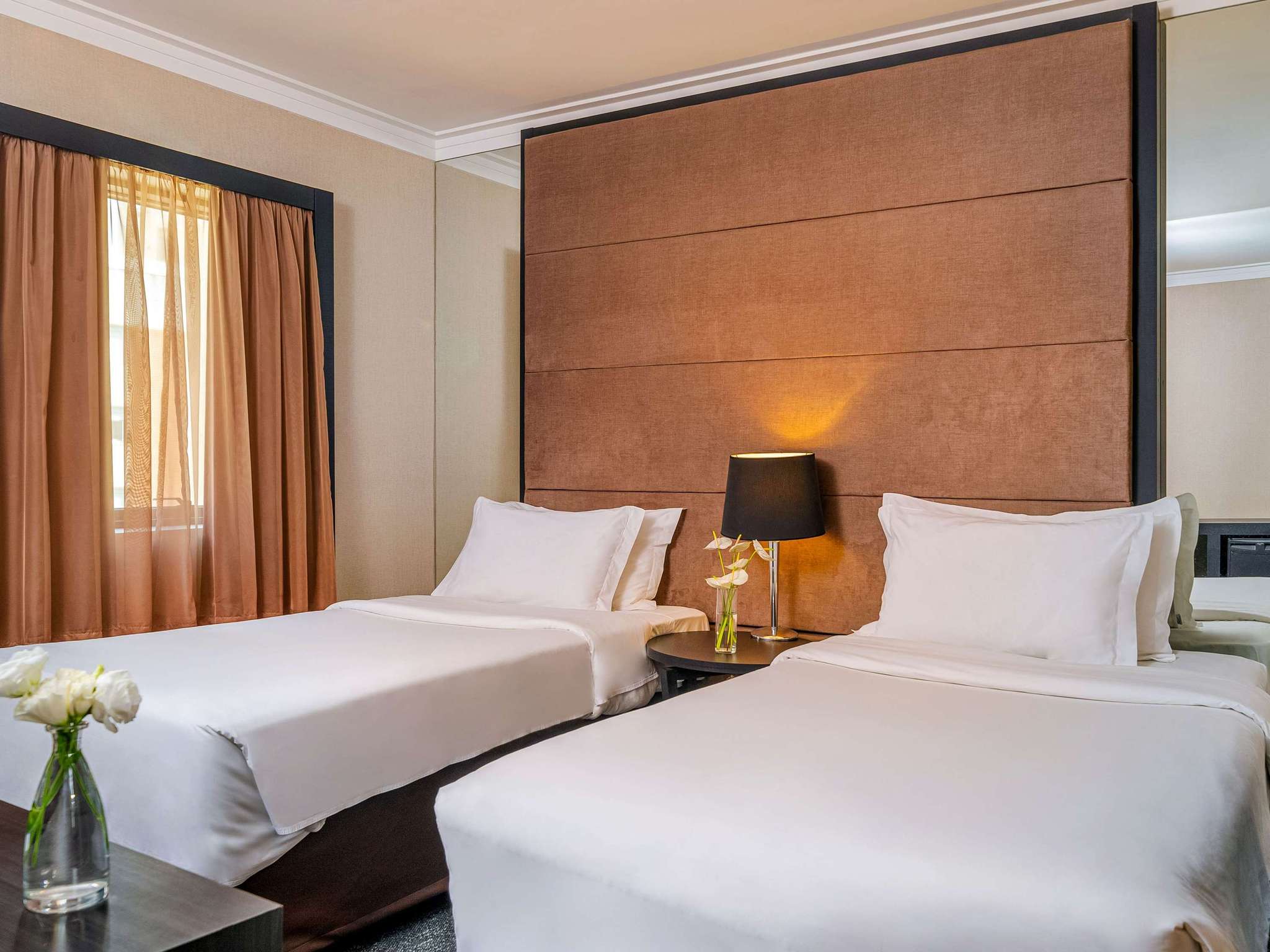 b8p3_ro_05_p_2048x1536